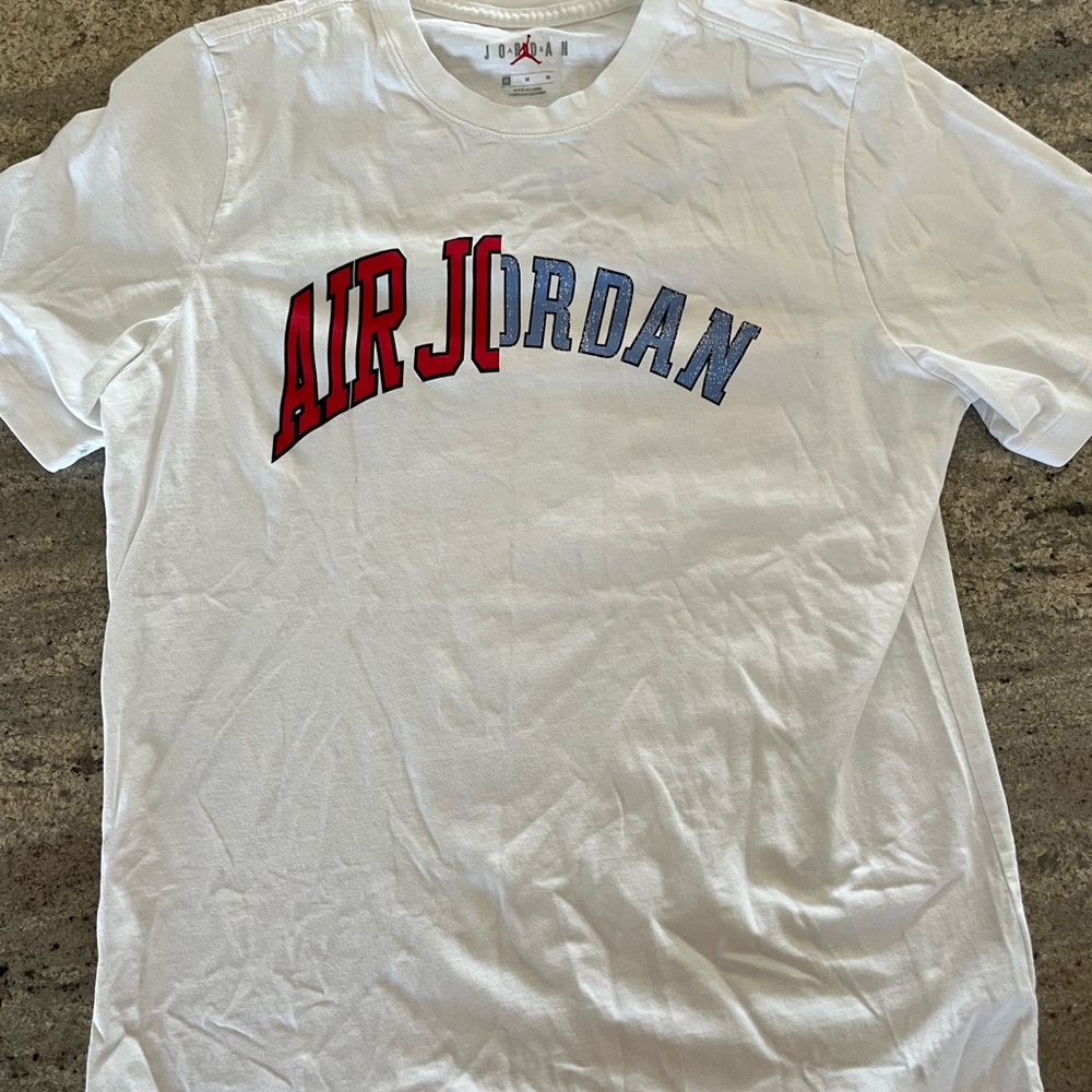 Air Jordan Mens Medium White Short Sleeve Crew Neck Lightweight UNC Bulls shirt